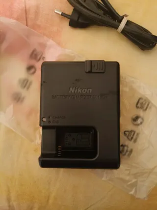 Caricabatterie Nikon MH-25a