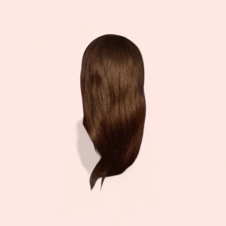Maniquí de peluquería con pelo castaño
