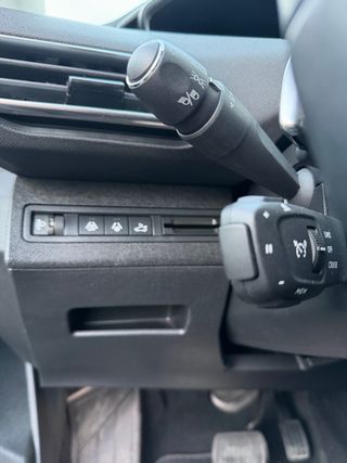 Peugeot 5008 2021