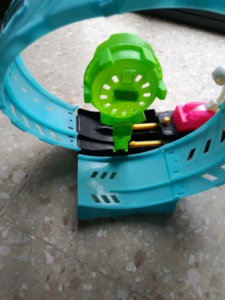 Pista Hot Wheels con Lanzador y Coche