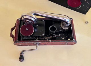 Gramófono Colibrí ROJO Motor THORENS Suizo Años 20