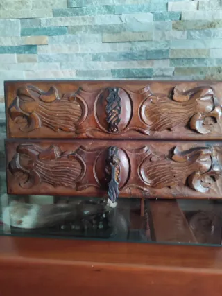 2 Cajones de madera tallada antiguos