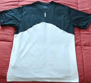 Camiseta Técnica Oakley Negra y Blanca