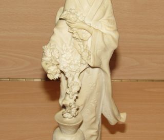 Geisha Gueisha Geisa firma Armani Capodimonte 80 ́