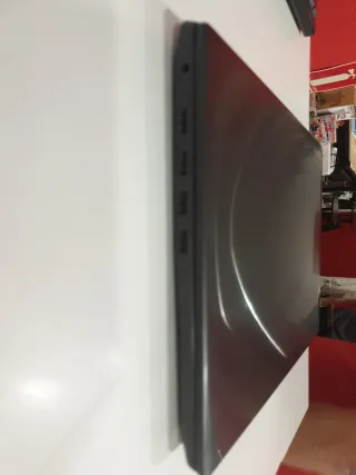 Portátil Lenovo i3 4GB RAM 256GB SSD