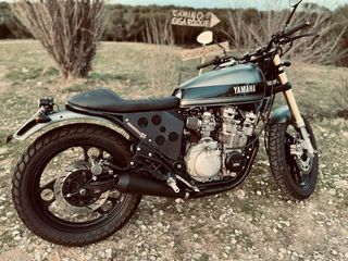 Yamaha XJ600 Scrambler Modificada