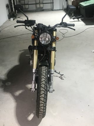 Yamaha XJ600 Scrambler Modificada