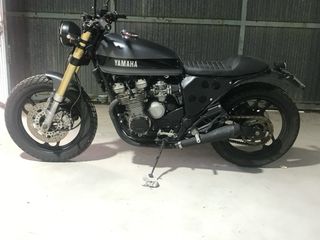 Yamaha XJ600 Scrambler Modificada