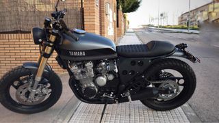 Yamaha XJ600 Scrambler Modificada