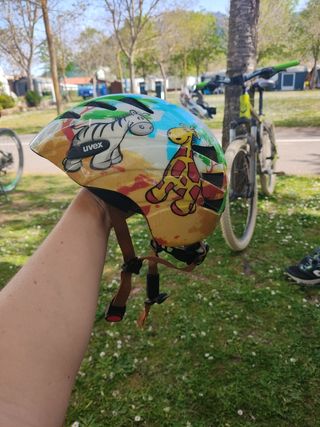 Casco bici infantil Uvex 47-52 cm 200gr
