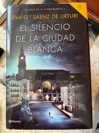 El silencio de la ciudad blanca: Trilogia de la...