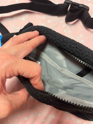 Riñonera Columbia Negra con Etiqueta