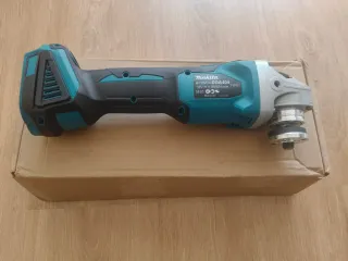 Amoladora DGA404 125m.