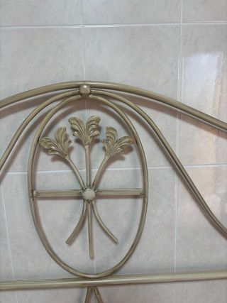 Cabecero de forja beige
