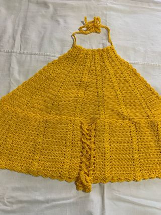 Top de crochet amarillo