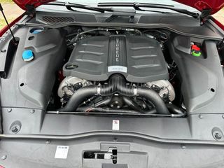 PORSCHE Cayenne GTS