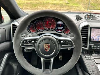 PORSCHE Cayenne GTS