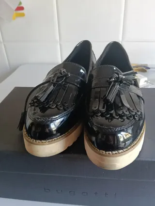 Mocasines charol Bugatti negros talla 39