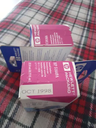 2 Cartuchos HP 16A y 51649A Color