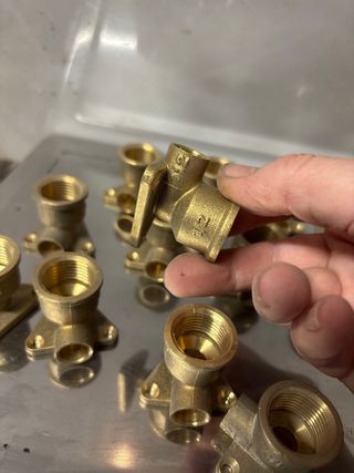 Codos de latón para fontanería 1/2 12