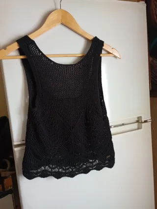 Blusa tejida sin mangas negra