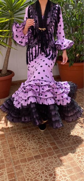 Traje Flamenca Morado y Negro