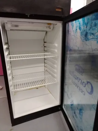 Nevera de bar Coronita