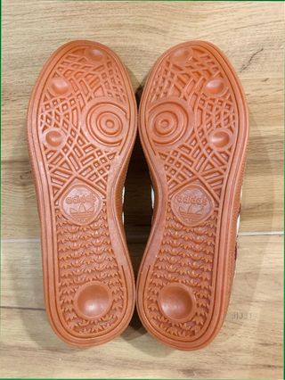 Adidas Spezial burdeos talla 36