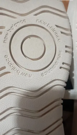 Zapatillas New Balance Blancas y Teal