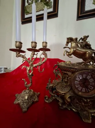 Guarnición de sobremesa realizada en bronce