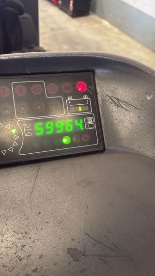 Carretilla retráctil LINDE R14S