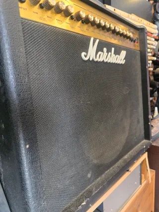 Guitarra Eléctrica + Amplificador