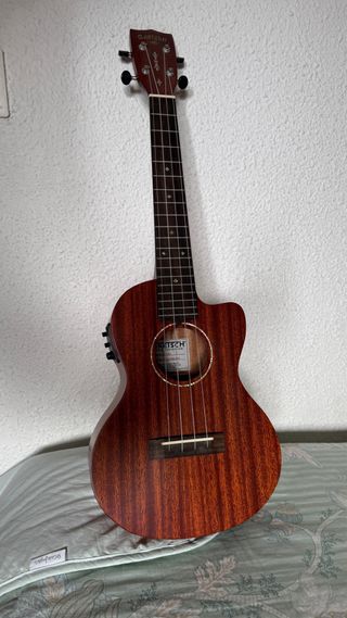 Ukelele concierto Gretsch con pastilla Fishman