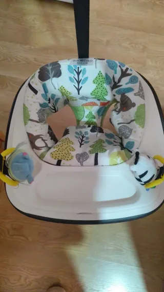 Saltador de puerta para bebé Graco