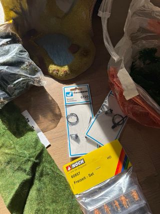 Materiales y accesorios para trenes HO