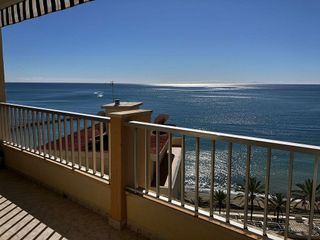 Piso en venta en Playa de la Fontanilla en Marbella