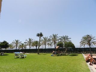 Piso en venta en Playa de la Fontanilla en Marbella