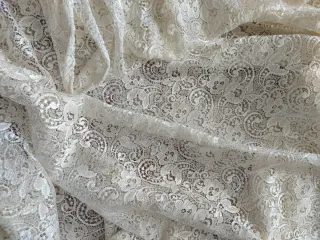 Encaje antiguo precioso