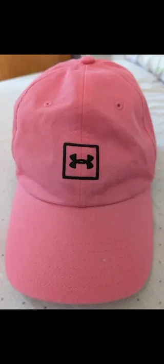 Gorra Under Armour rosa original.