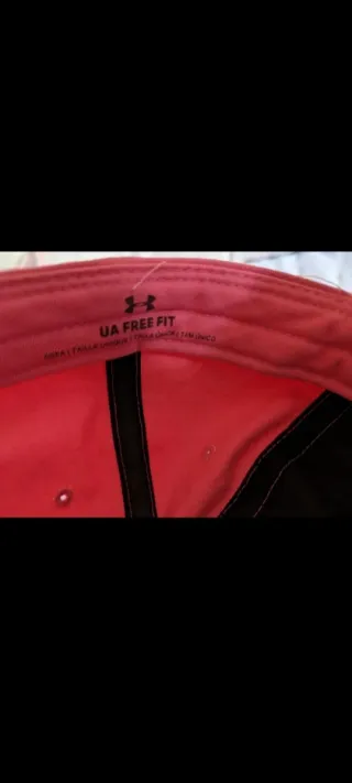 Gorra Under Armour rosa original.