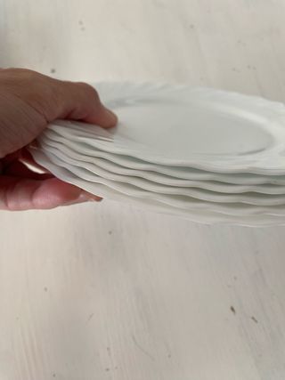 Vajilla blanca estilo clásico