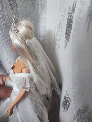 Barbie Sposa con Abito Bianco e Corona