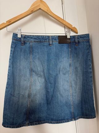 Falda vaquera con botones