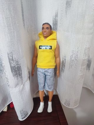 Bambola Ken Fashionistas Barbie