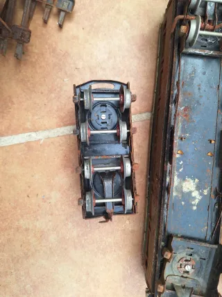 Trenes antiguos de hojalata