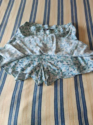 Falda floral azul