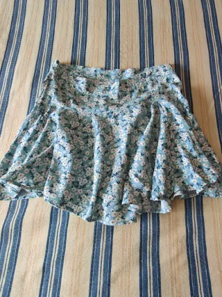 Falda floral azul