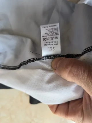 Pantaloncini con bretelle da ciclista