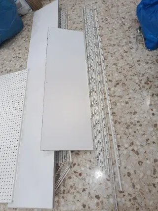 Tablas blancas para estantería