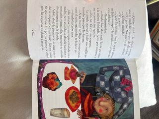 Julie en el campo de fútbol (Leer es vivir) (Sp...